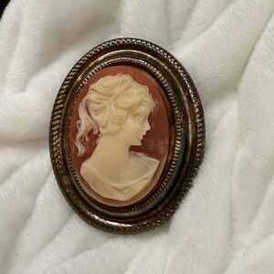VTG Made in Hong Kong Resin Cameo Brooch Pin - Peach & Cream Lady Profile